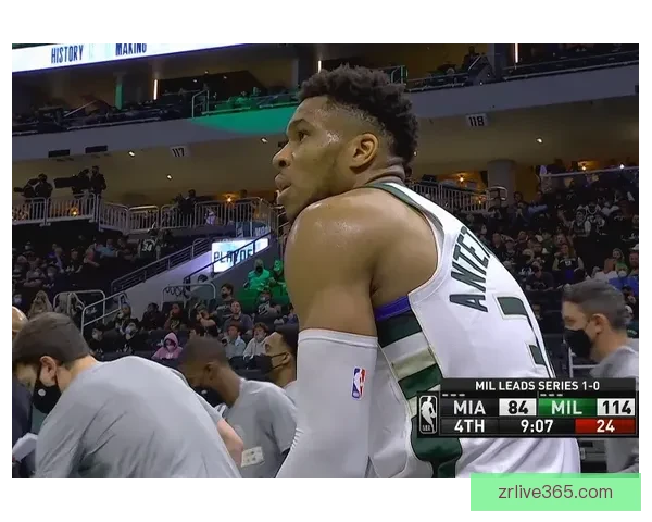 朱利亚诺赫拉德马丁先触球却动作凶狠引发争议